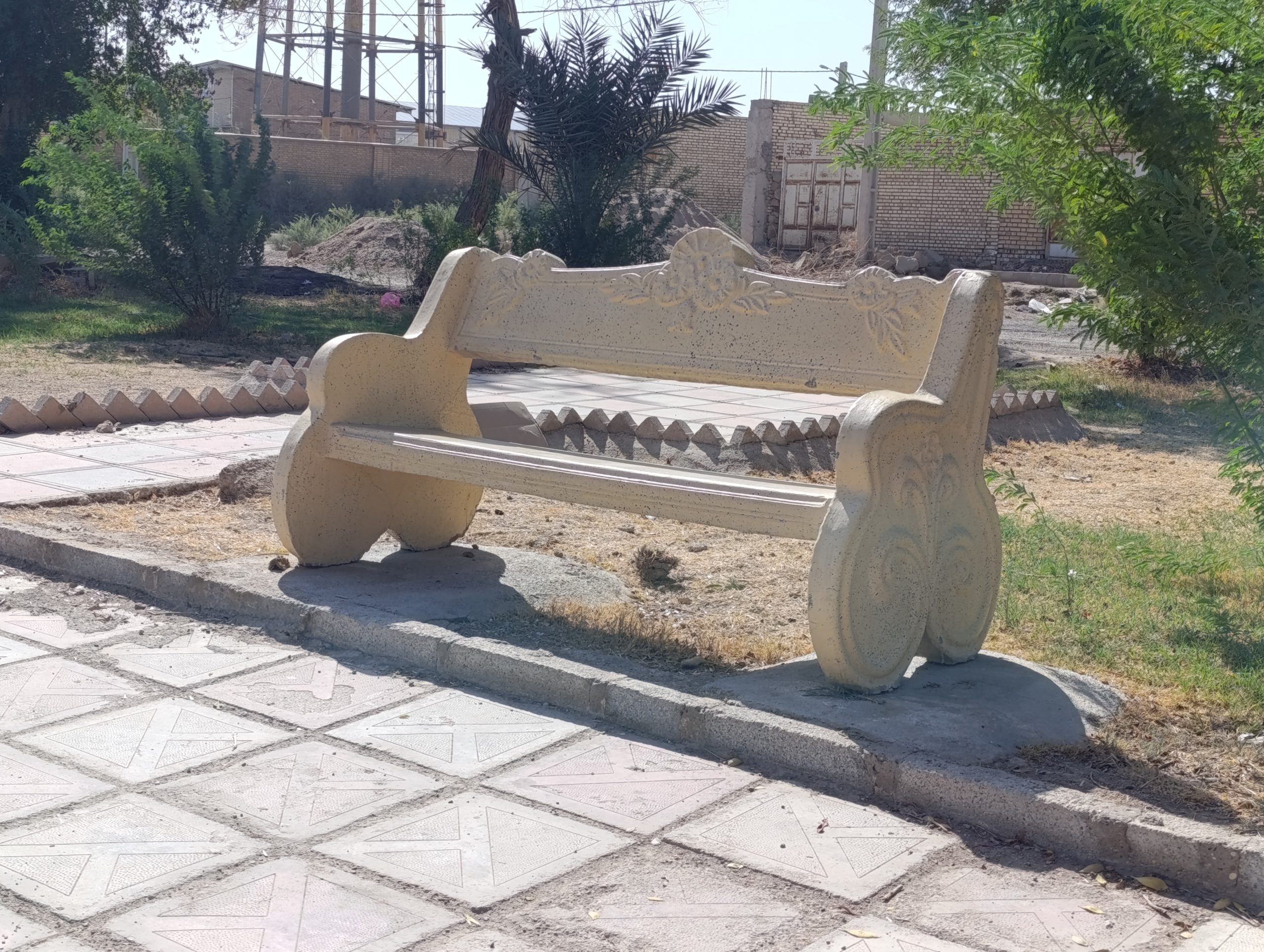شهردار بستان، از خرید و تأمین تعدادی نیمکت بتنی و سطل زباله جهت نصب در نقاط مختلف سطح شهر و پارک‌ها خبر داد.