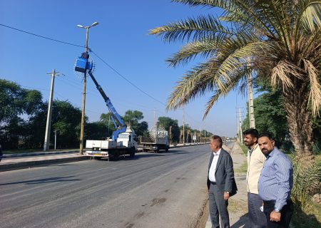 نصب ریسه چراغی نوع سان‌لایت در بلوار شهید باکری آغاز شد