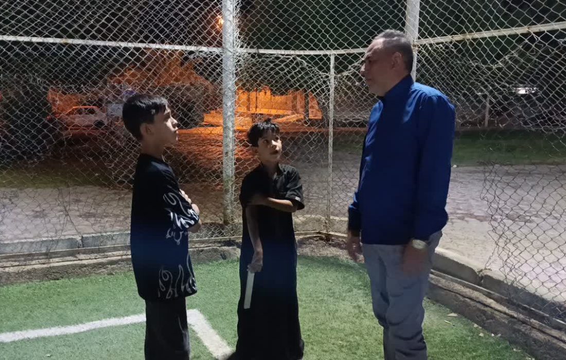 بازدید مهندس علی طرفی شهردار بستان از چمن مصنوعی پارک شهید علی هاشمی (مرکزی)